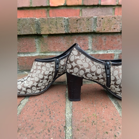 Vintage Coach Daphne Boots - Picture 3 of 7